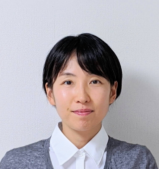 女性カウンセラー